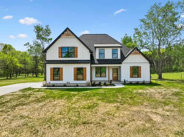 1990 Chicken Rd, Lebanon, TN 37090
