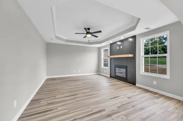 2530 Rafiki Dr, Clarksville, TN 37042