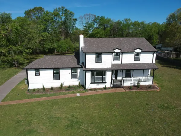 1710 Hickory Trace Dr, Gallatin, TN 37066