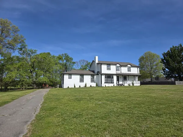 1710 Hickory Trace Dr, Gallatin, TN 37066
