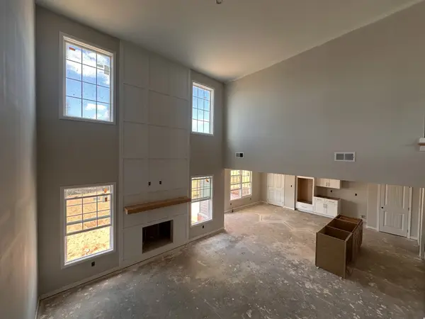 2523 Rafiki Dr, Clarksville, TN 37042