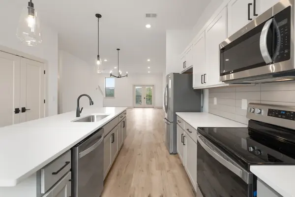 7341 Charlotte Pike #114, Nashville, TN 37209
