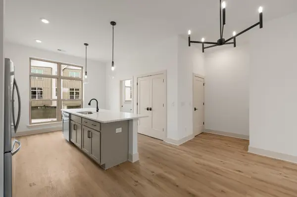 7341 Charlotte Pike #114, Nashville, TN 37209