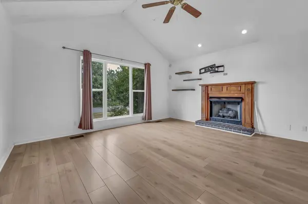312 Broadmore Dr, Clarksville, TN 37042