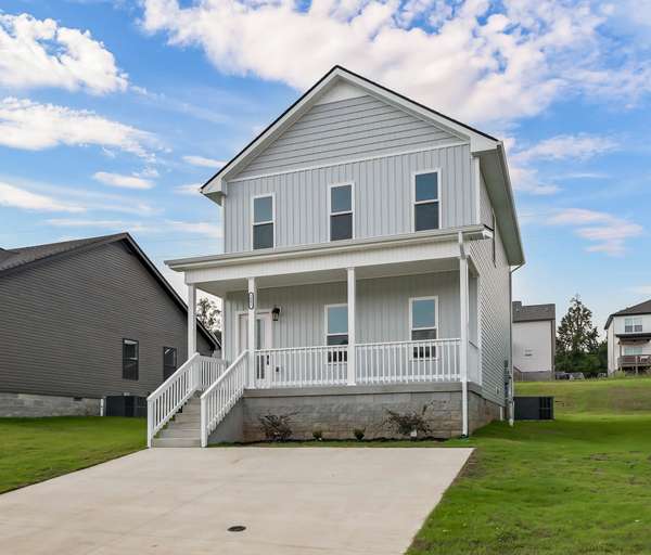 2667 Scott Dr, Clarksville, TN 37042