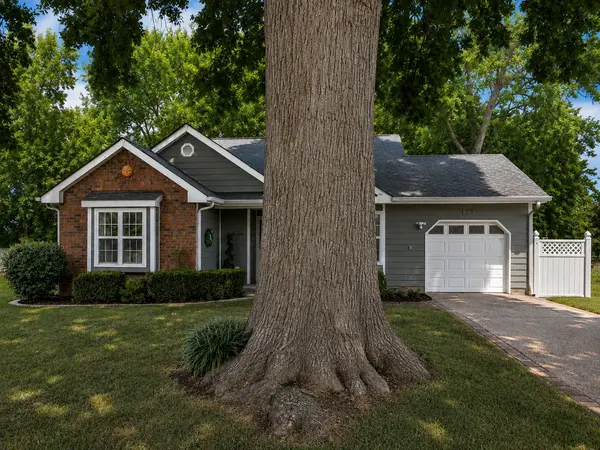 121 Agee Cir #E, Hendersonville, TN 37075