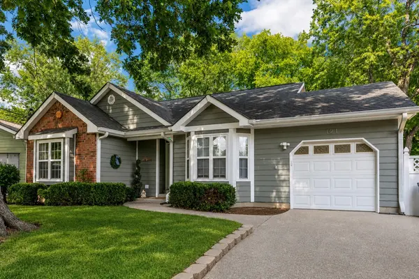 121 Agee Cir #E, Hendersonville, TN 37075