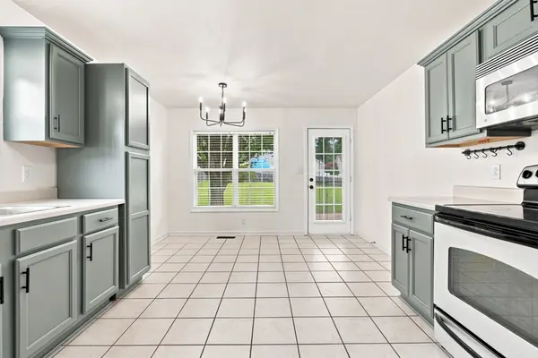 1524 Cedar Springs Cir, Clarksville, TN 37042