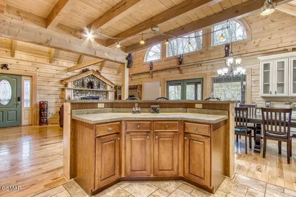1170 Lower Alpine Way, Gatlinburg, TN 37738