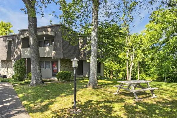 2929 Selena Dr #17, Nashville, TN 37211