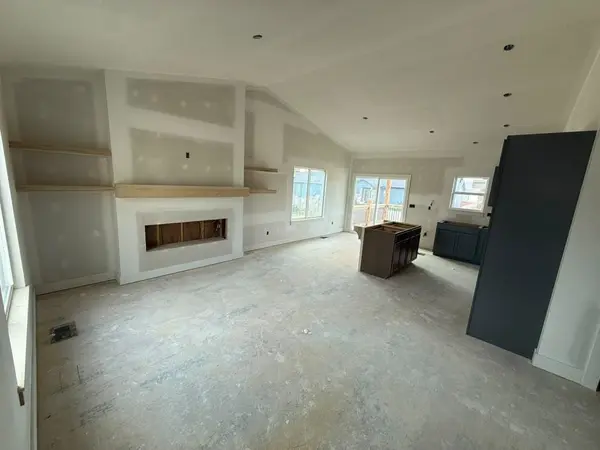 5091 N Toben Ct, Bel Aire, KS 67226