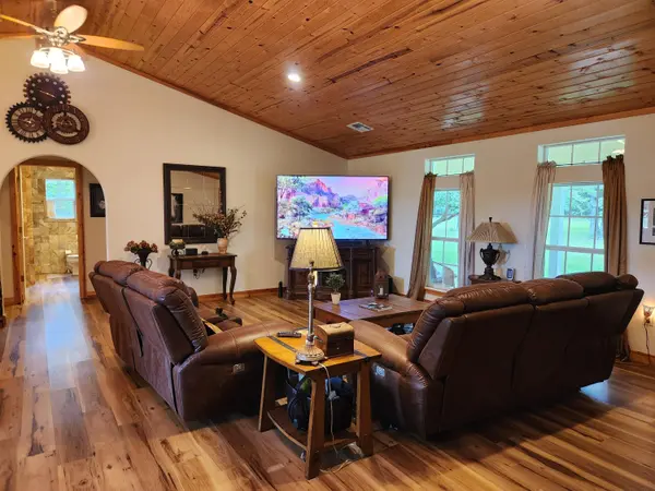 13612 E 380 Road, Jay, OK 74346