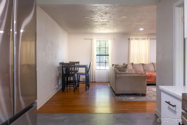 1058 W 3rd ST, West Plains, MO 65775