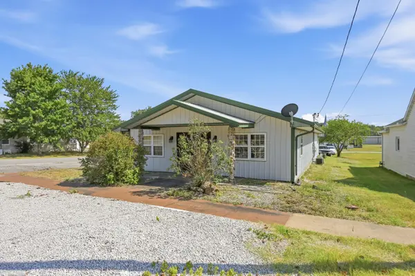 212 E Washington AVE, Pierce City, MO 65723
