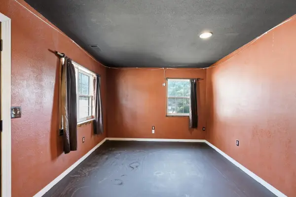 212 E Washington AVE, Pierce City, MO 65723