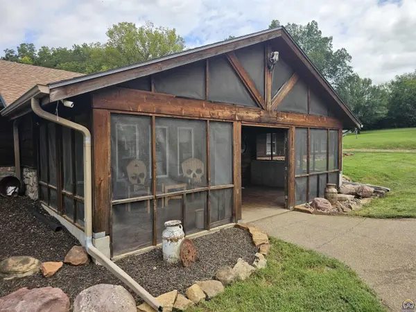7030 NW Valencia RD, Silver Lake, KS 66539