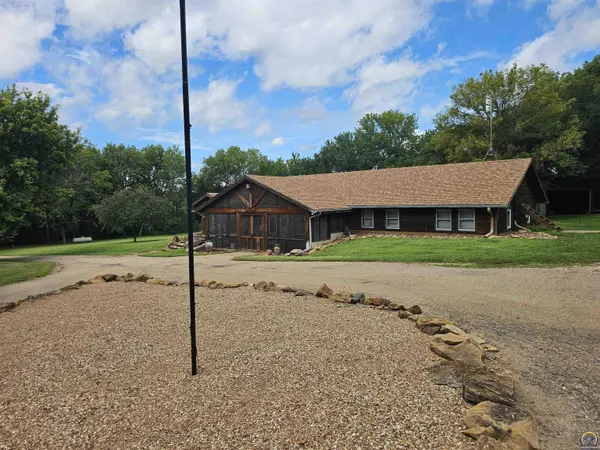 7030 NW Valencia RD, Silver Lake, KS 66539