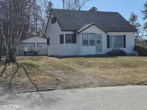 2 Laurier Ave, Terrace Bay, ON P0T 2W0