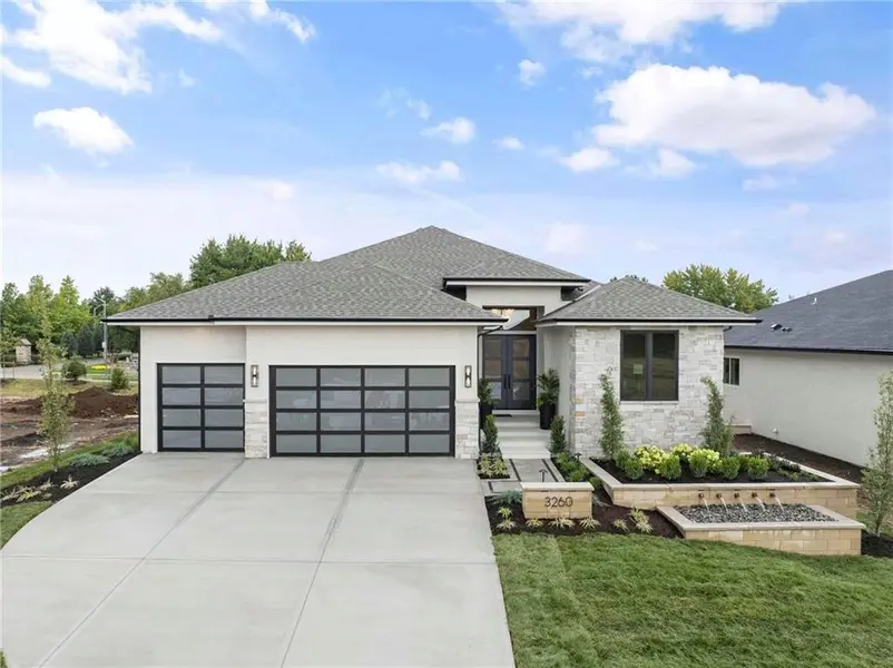 3260 W 133rd TER, Leawood, KS 66209
