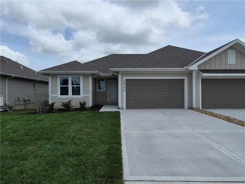 4943 146th ST, Basehor, KS 66007