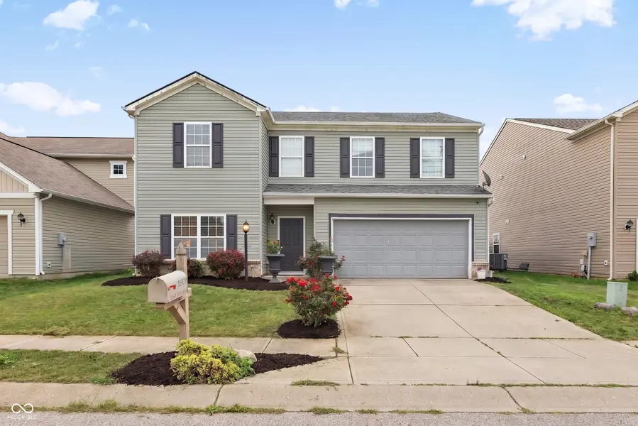 15108 Royal Grove DR, Noblesville, IN 46060