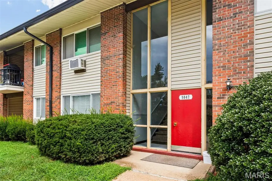 9047 Villaridge #A, St Louis, MO 63123