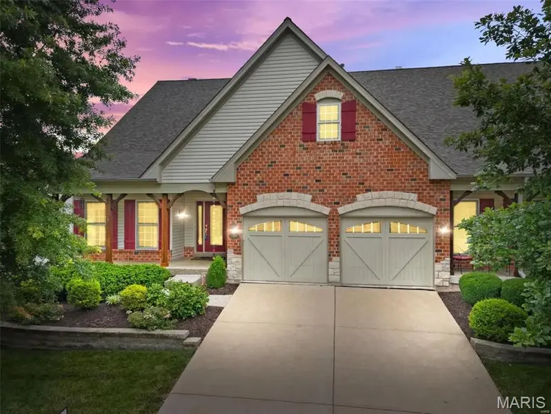 1214 Silver Fern DR, Lake St Louis, MO 63367