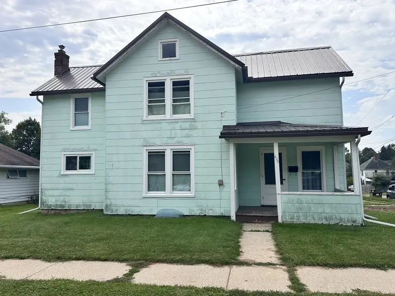 639 W Ordway ST, Freeport, IL 61032