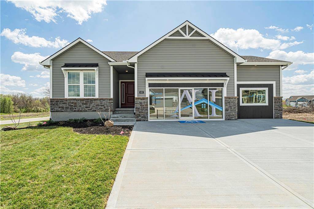 400 SW Hawthorne LN, Blue Springs, MO 64014