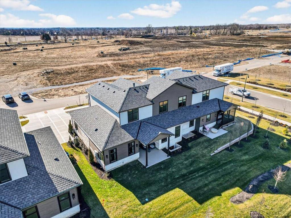 2856 W 133rd TER, Leawood, KS 66209
