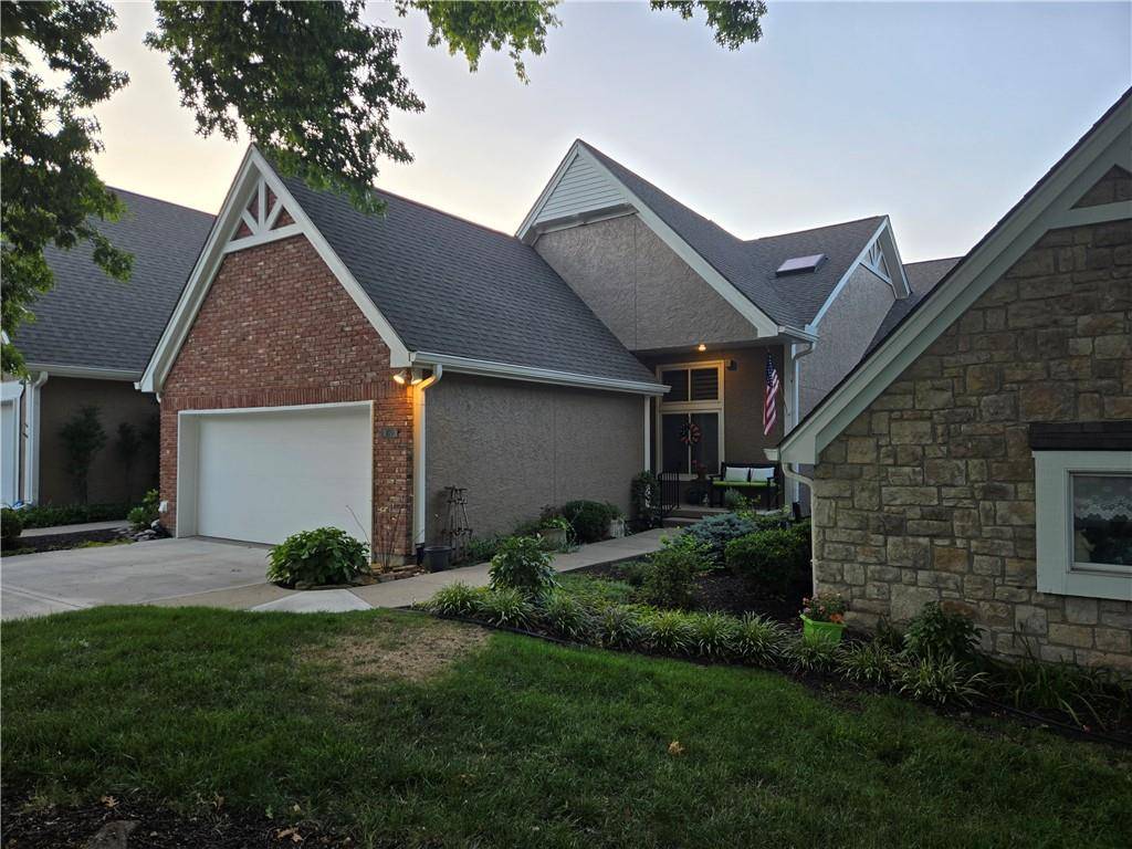 109 Pointe DR, Gladstone, MO 64116