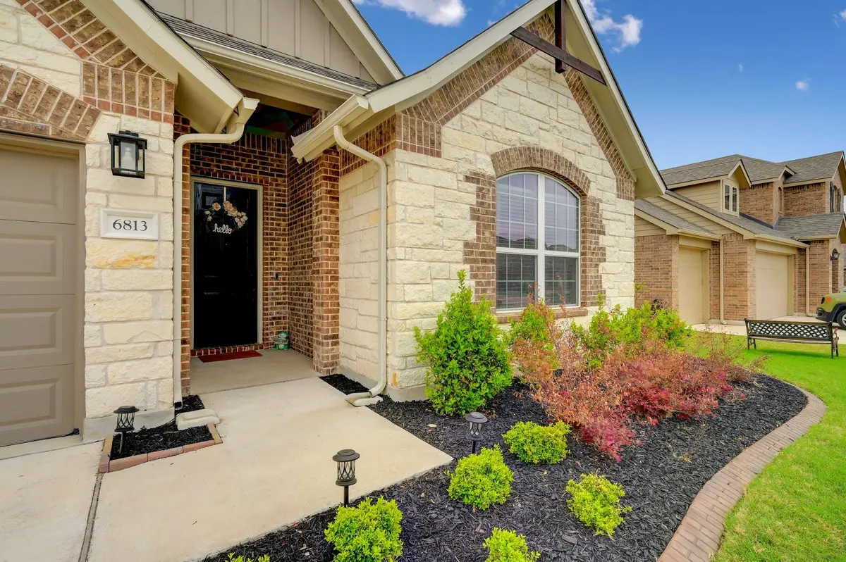 6813 Leonardo DR, Round Rock, TX 78665
