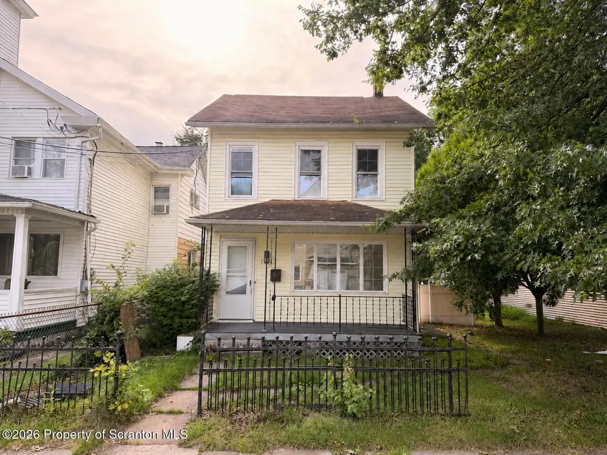 1424 Capouse AVE, Scranton, PA 18509