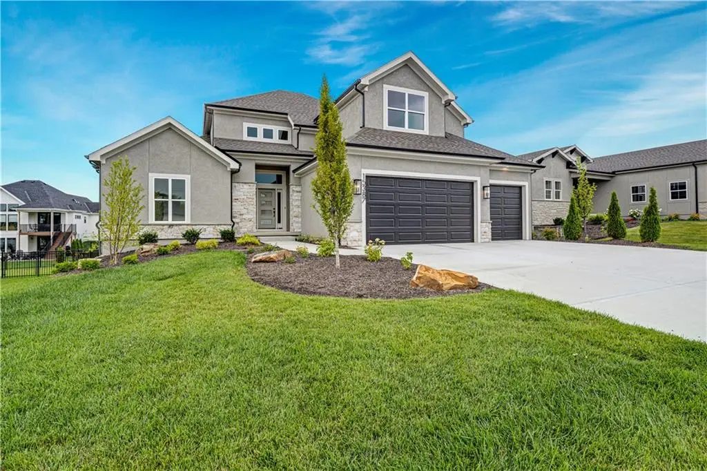 15387 W 161st TER, Olathe, KS 66062