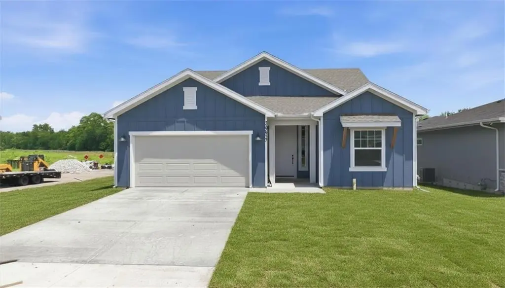 20617 Skyview LN, Spring Hill, KS 66083