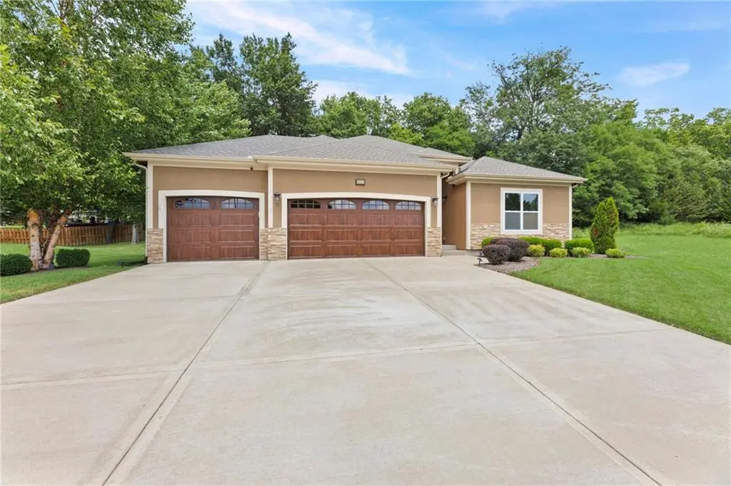 5024 78th WAY, Kansas City, MO 64151