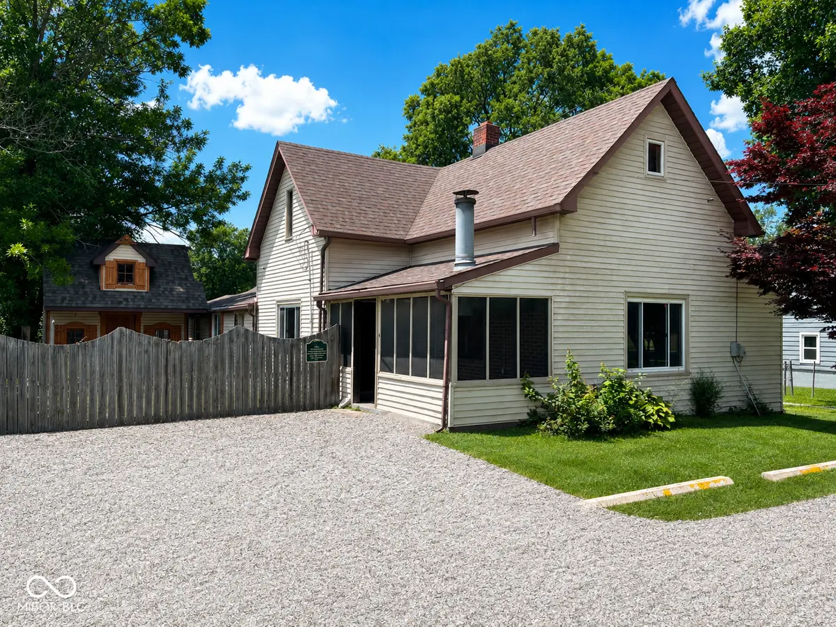 8724 Shelby ST, Indianapolis, IN 46227