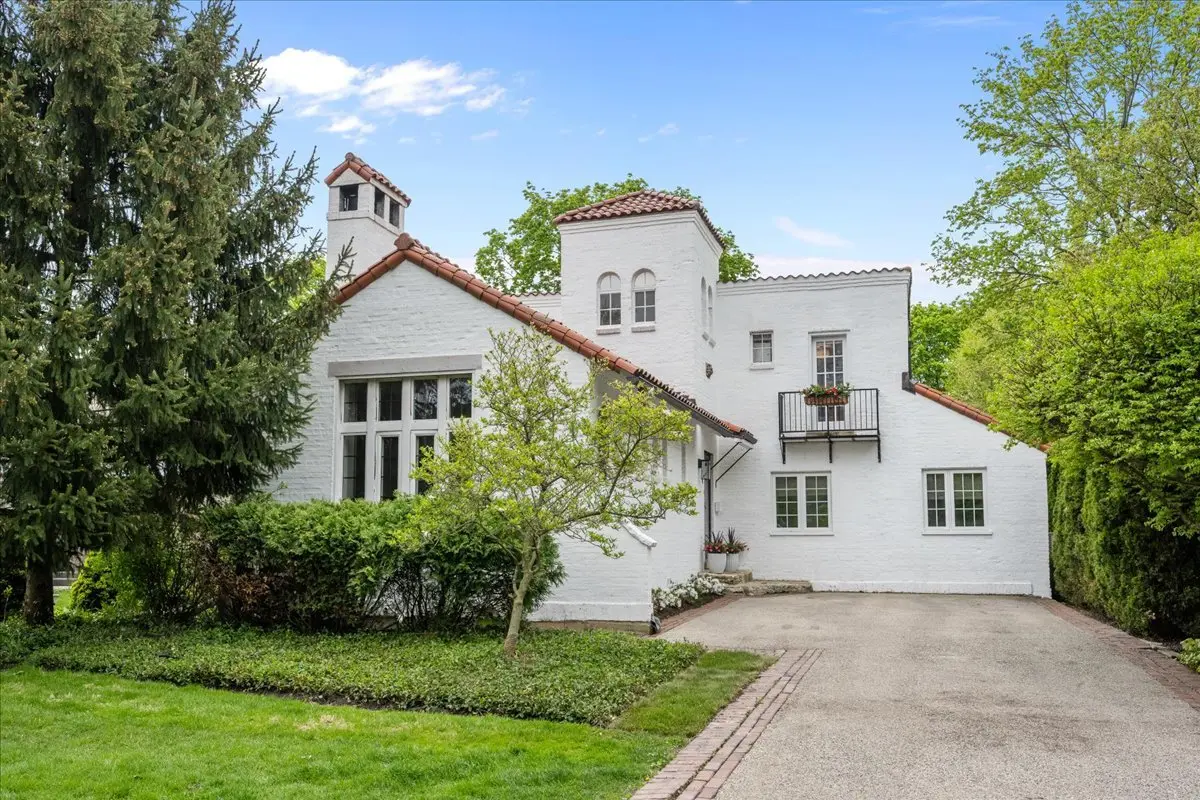 1208 Oak ST, Winnetka, IL 60093