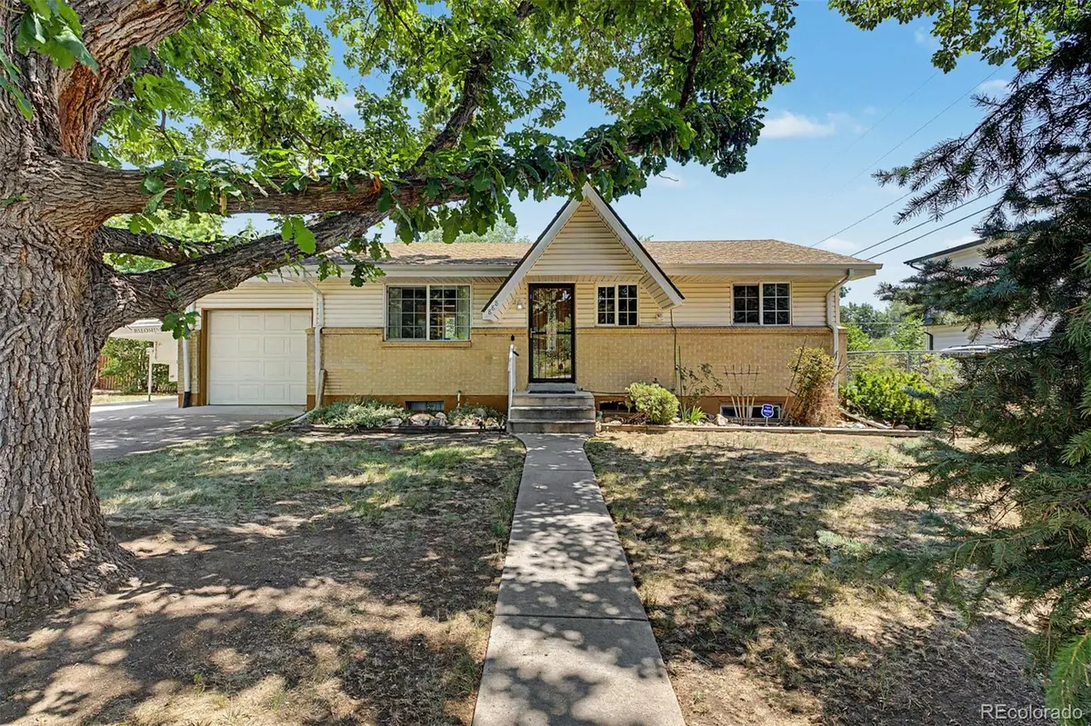 888 S Owens CT, Lakewood, CO 80226
