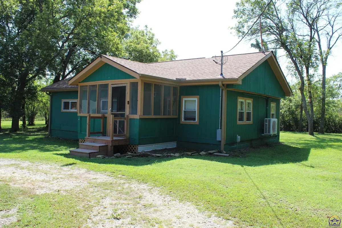18342 S US 75 HWY, Scranton, KS 66537