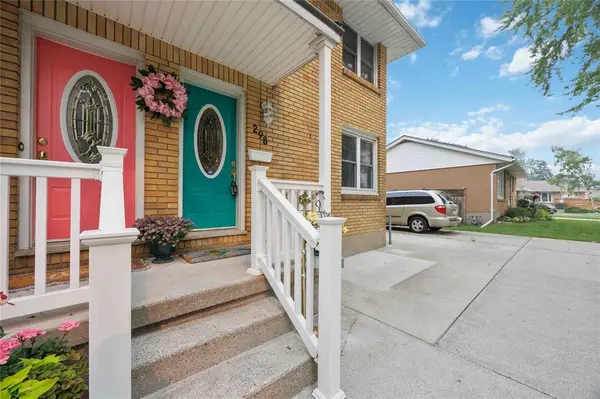 298 ELSFIELD Crescent, Sarnia, ON N7S 1C3