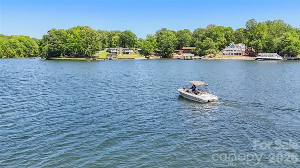 1477 Ardmore DR, Sherrills Ford, NC 28673