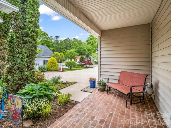 276 Cambridge DR, Brevard, NC 28712