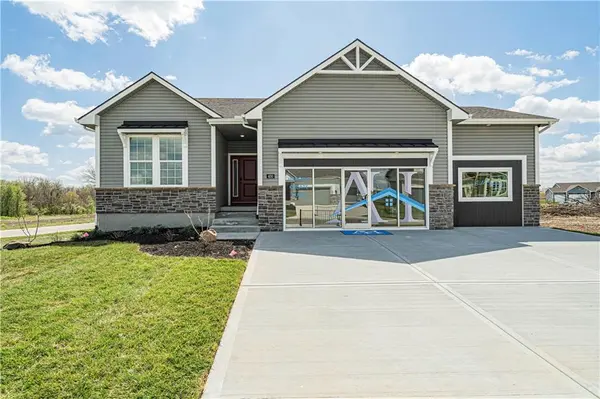 400 SW Hawthorne LN, Blue Springs, MO 64014