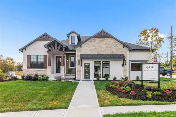 424 SE Maxwell DR, Blue Springs, MO 64014