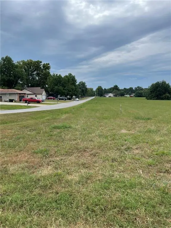 Jackson ST, El Dorado Springs, MO 64744