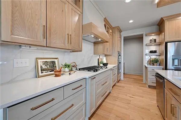 11803 W 181st TER, Overland Park, KS 66013