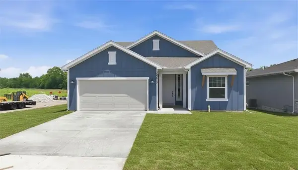 20617 Skyview LN, Spring Hill, KS 66083