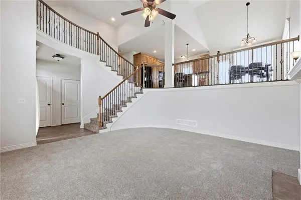 1217 Hampton DR, Raymore, MO 64083