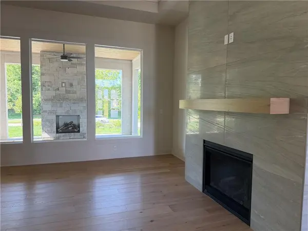 3040 W 133rd TER, Leawood, KS 66209